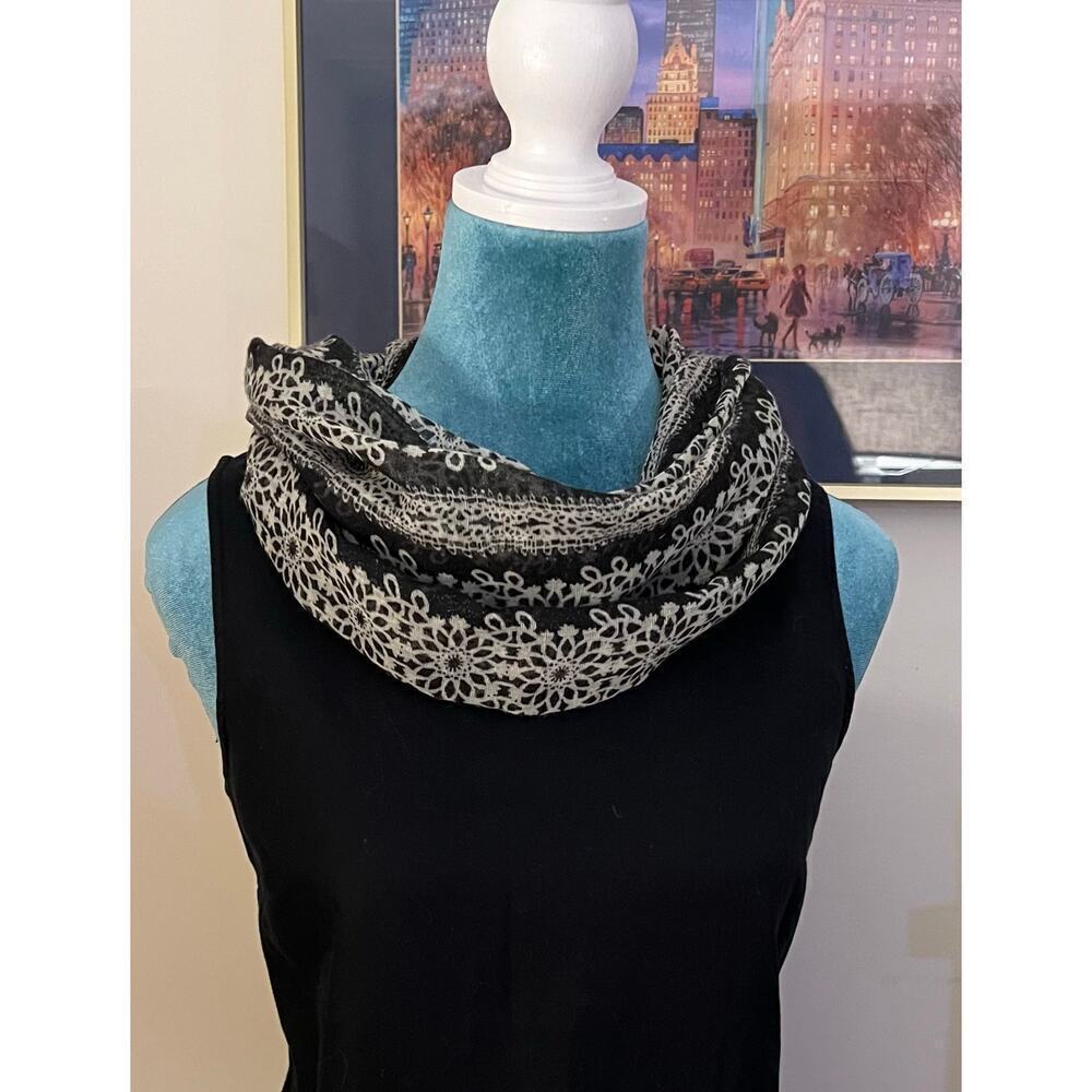 Stylish scarf. lightweight, 
